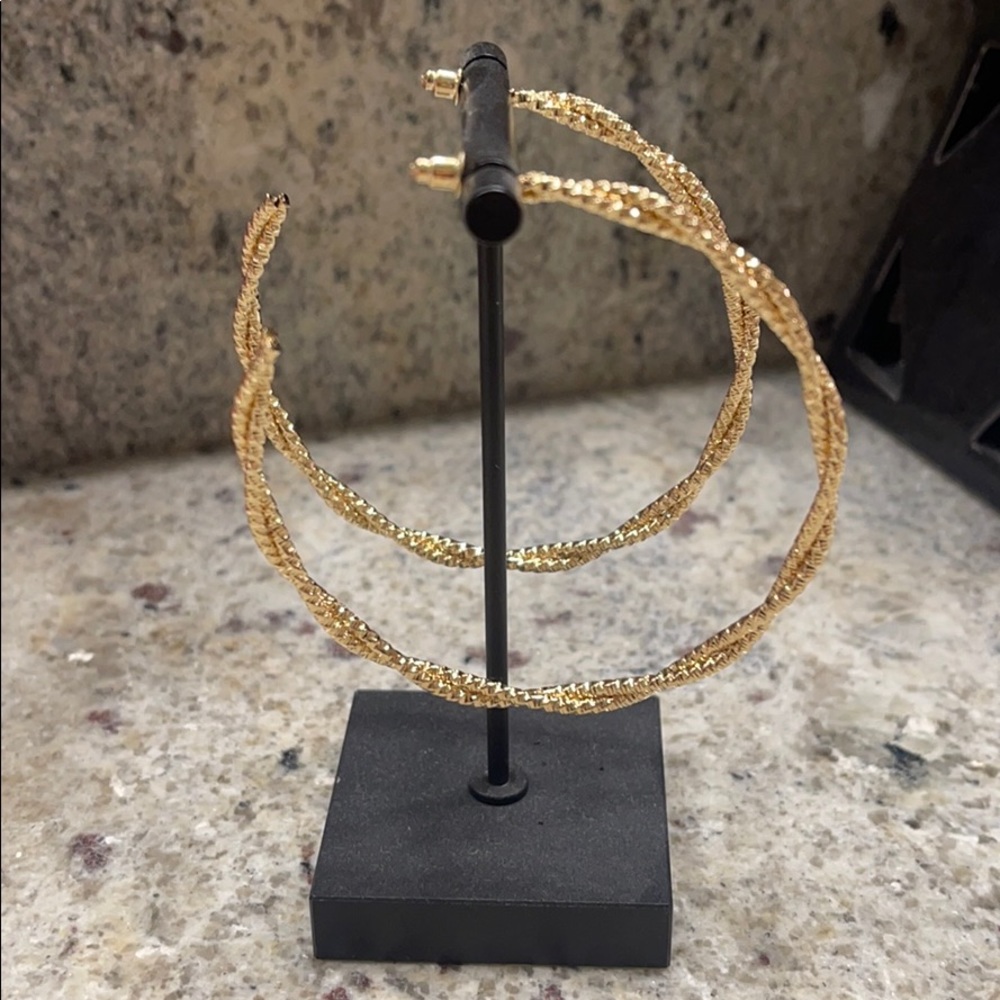 Gold Hoop Earrings 💫